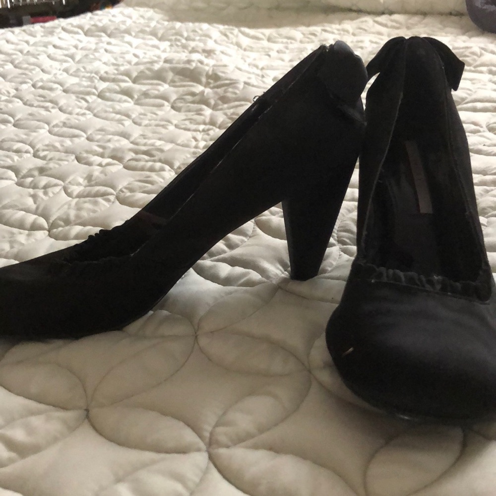to the max size 9.5 black 3 inch heels
